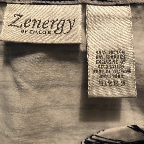 Chico’s Long Sleeve Navy and White Zenergy Top - Picture 7 of 8